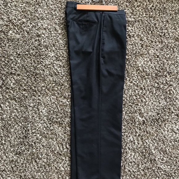 Geoffrey Beene Men’s suit jacket and pants - Picture 6 of 8